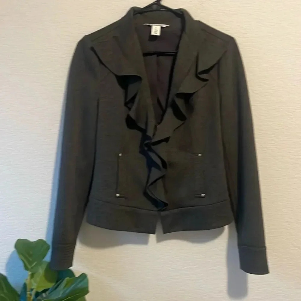 White House Black market size 2 zip up jacket